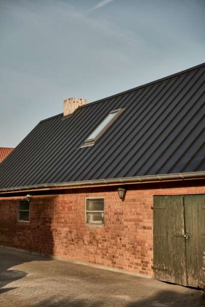Steel roofing future-proofs this Gallows Hill residence, Galgenberg 21, 29356 Bröckel, Germany